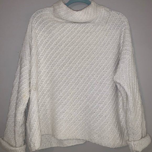 White sweater - Picture 3 of 4